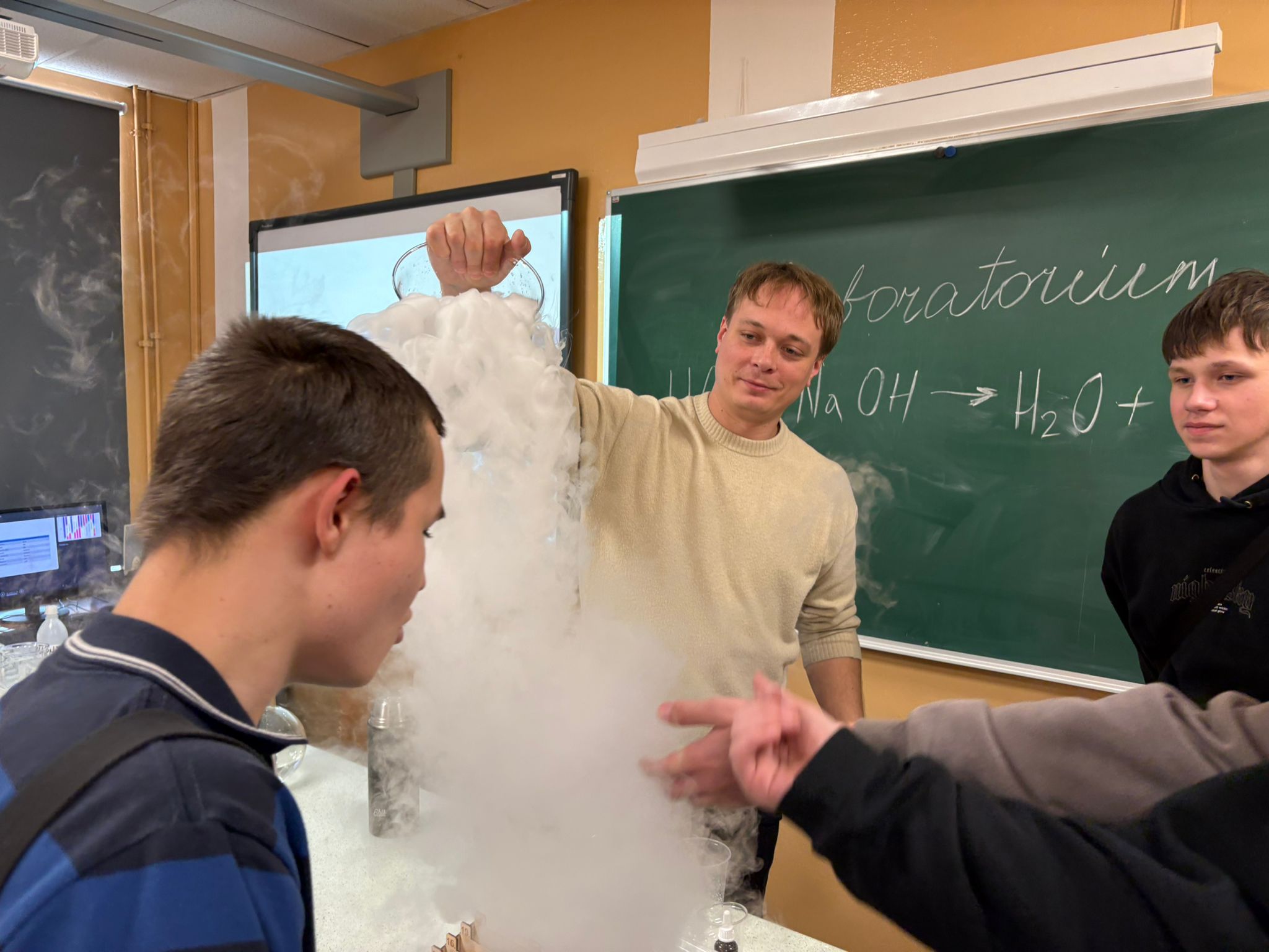 Par skābēm un bāzēm ar eksperimentiem